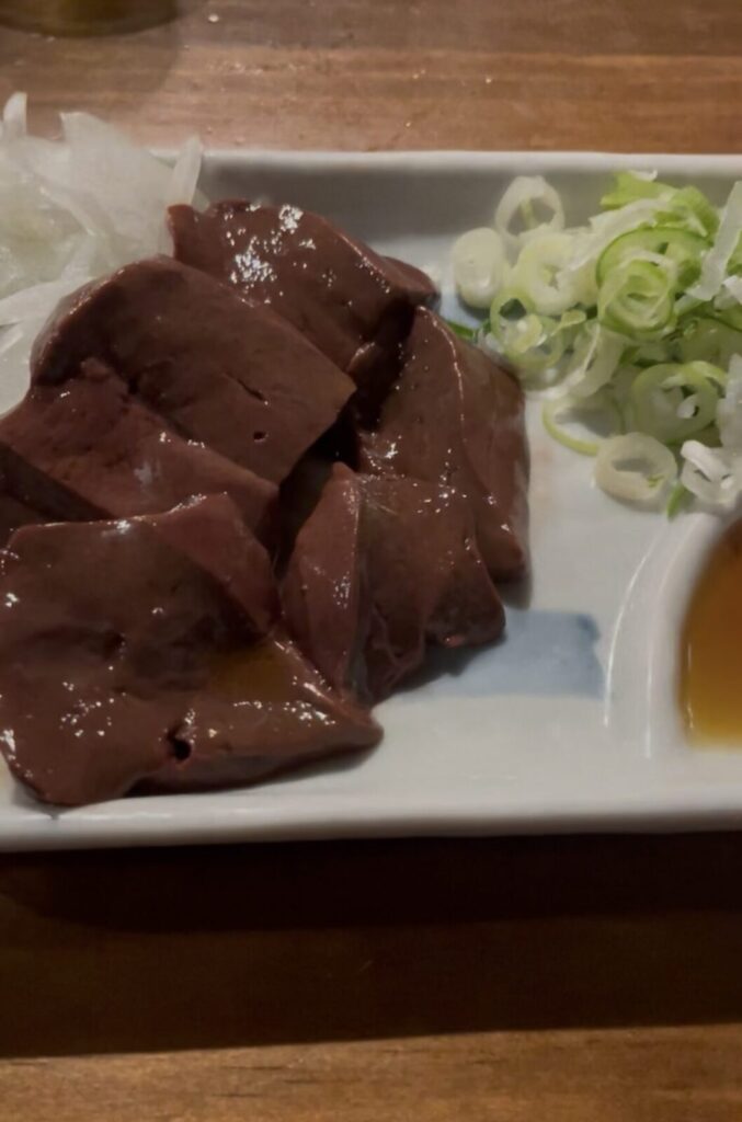 高田馬場 もつ焼きばんの馬レバ刺し