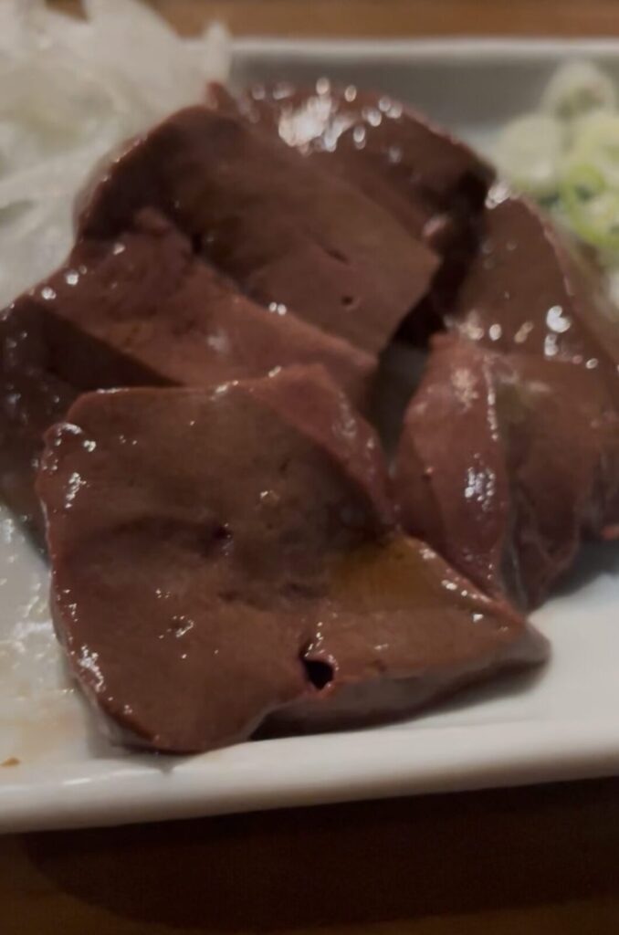 高田馬場 もつ焼きばんの馬レバ刺し
