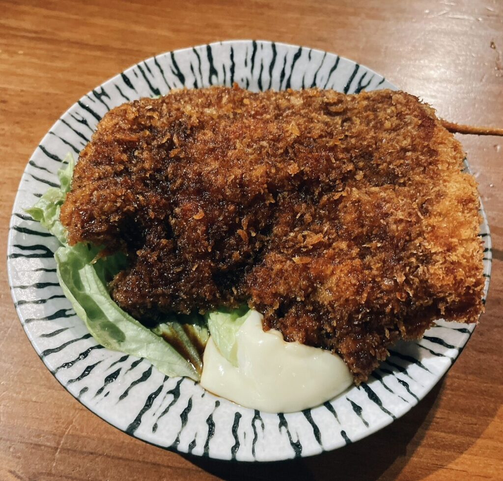 高田馬場 もつ焼きばんのレバカツ