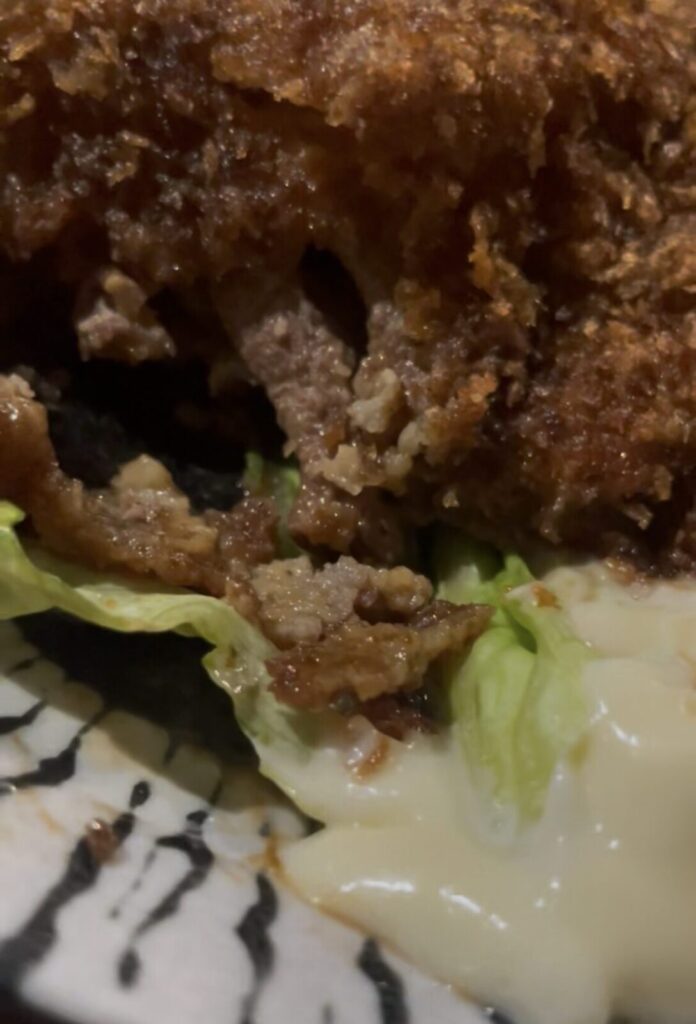 高田馬場 もつ焼きばんのレバカツ