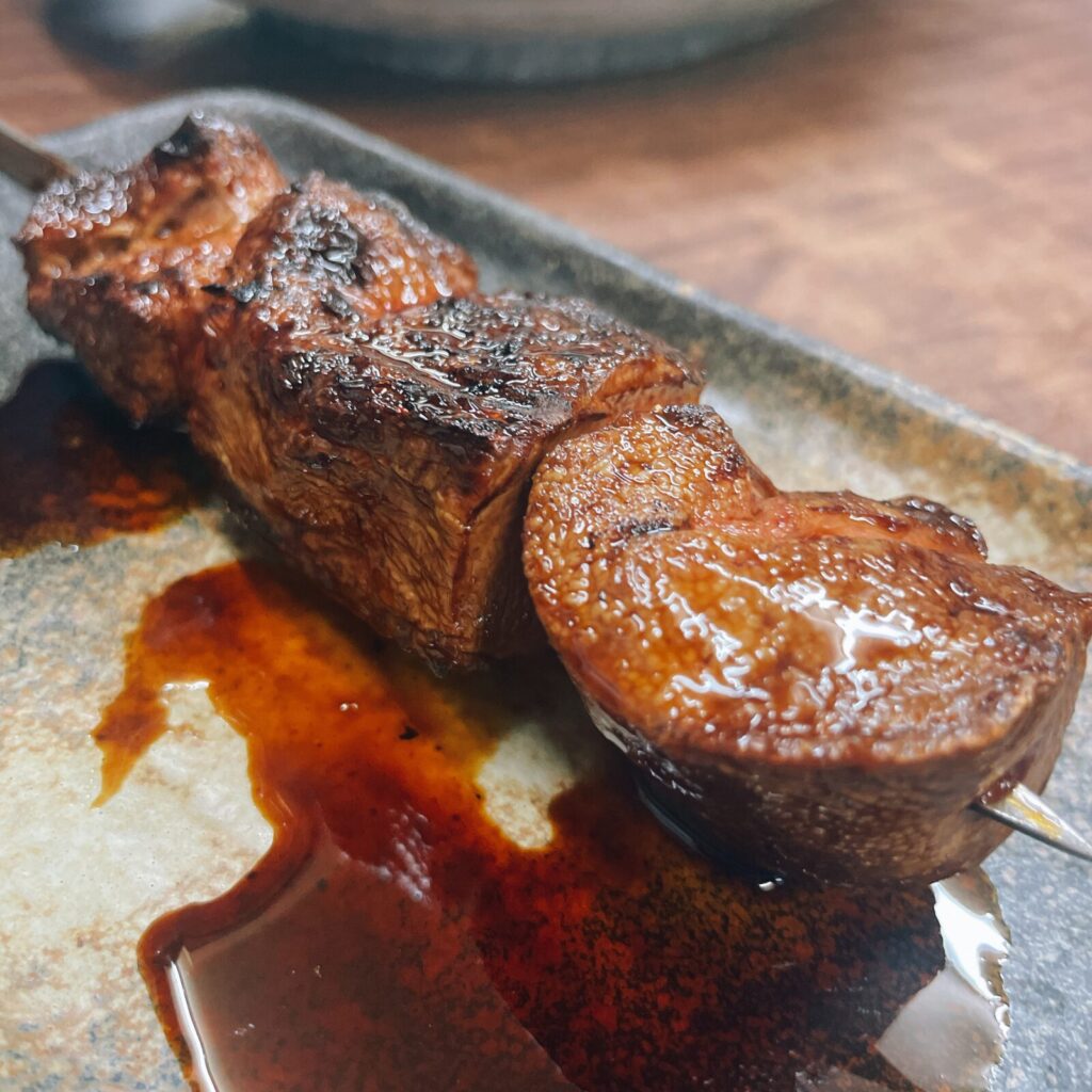 池袋「三福」やきとんレバー串