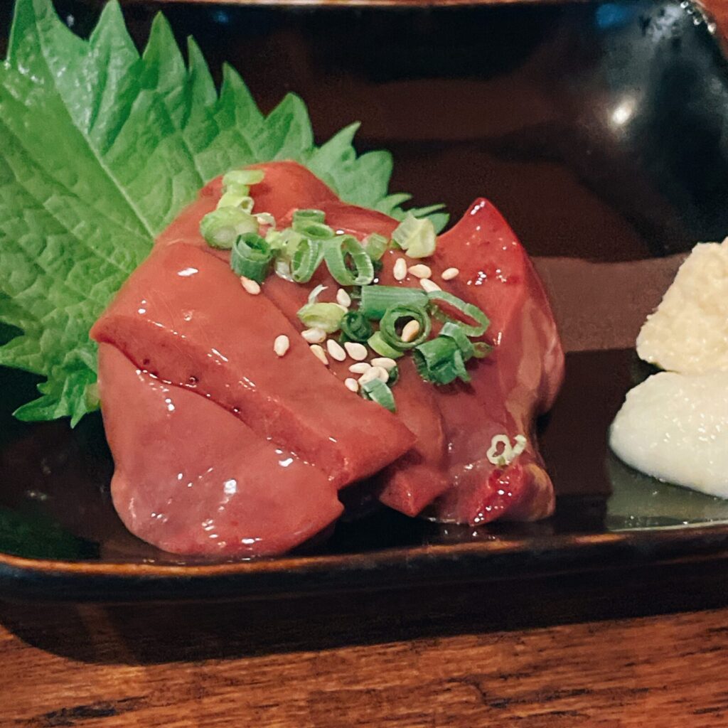 池袋「盛蔵」レバ刺し
