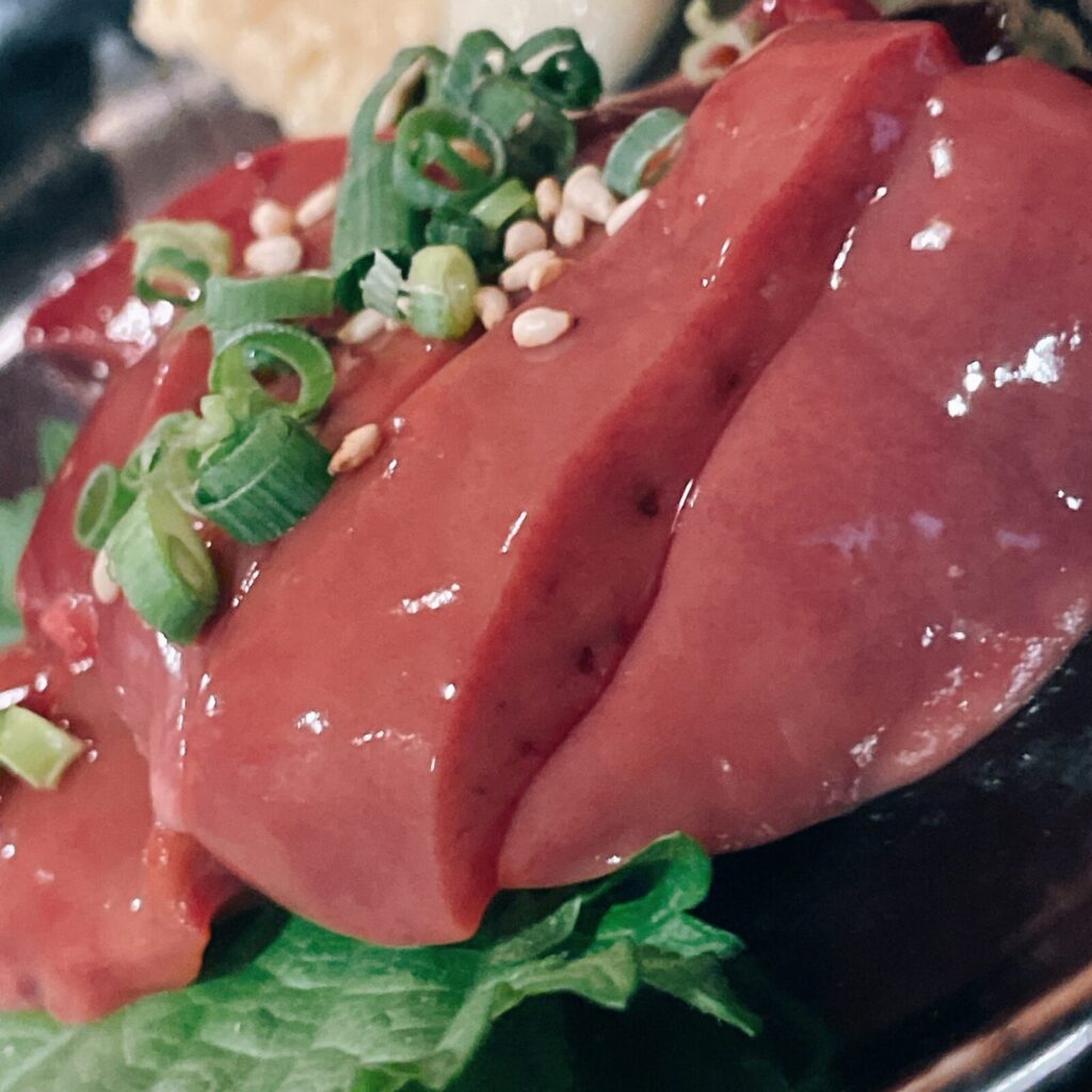 池袋「盛蔵」レバ刺し