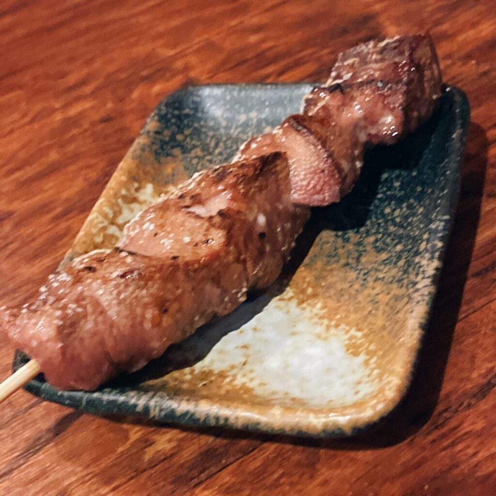 池袋「盛蔵」上レバー串の塩