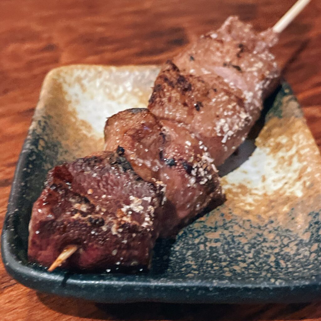 池袋「盛蔵」上レバー串の塩