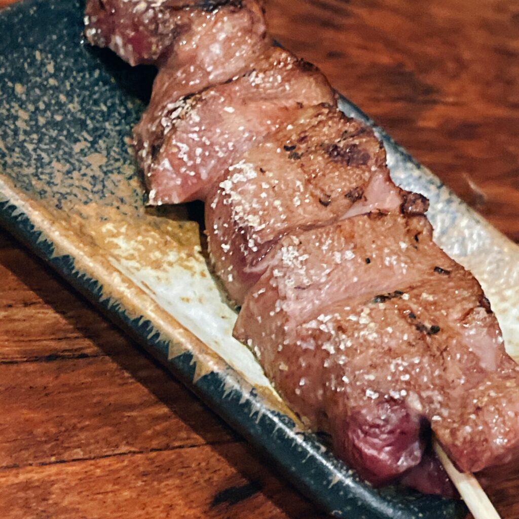 池袋「盛蔵」上レバー串の塩