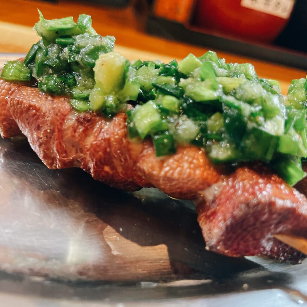 池袋「やきとん大王」ニラレバー串