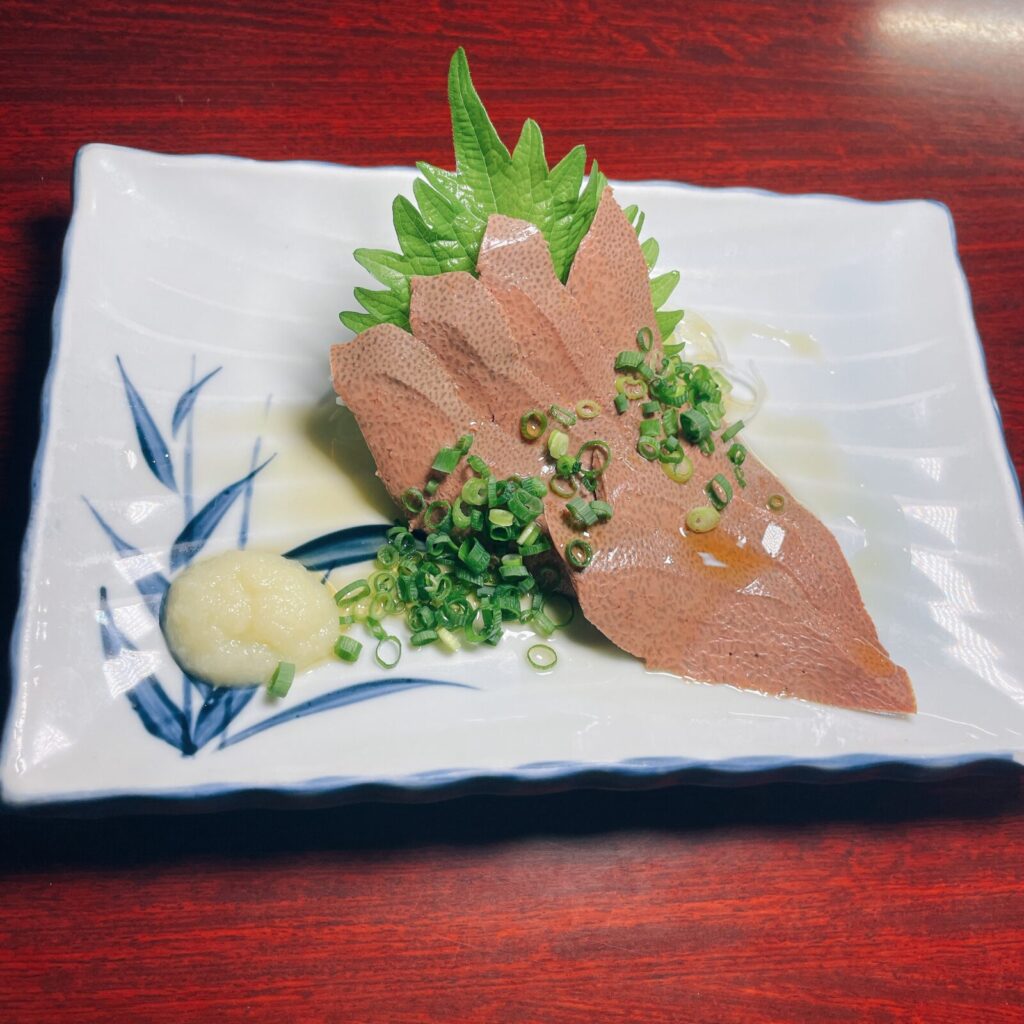 池袋「加賀屋」低温調理レバ刺し