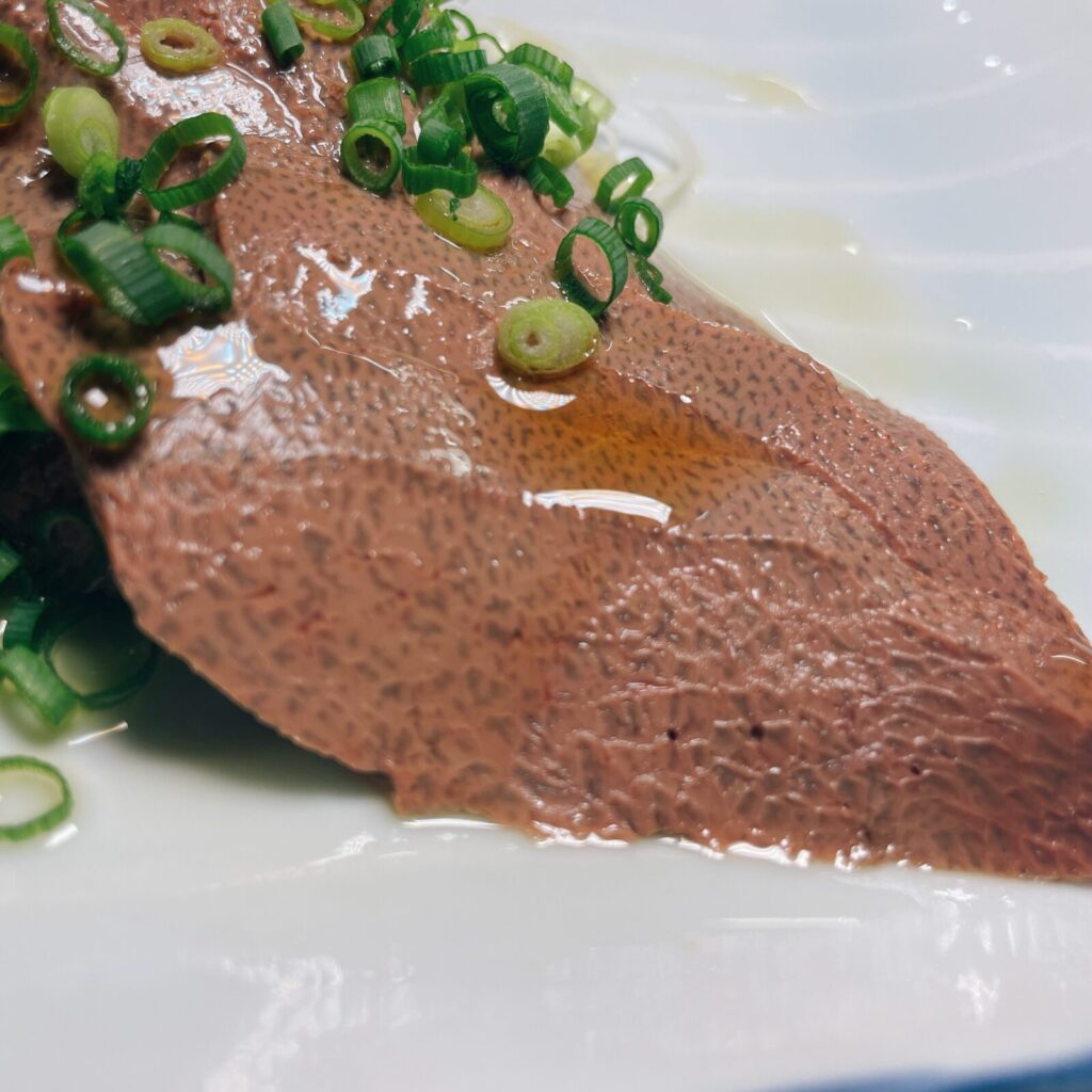 池袋「加賀屋」低温調理レバ刺し