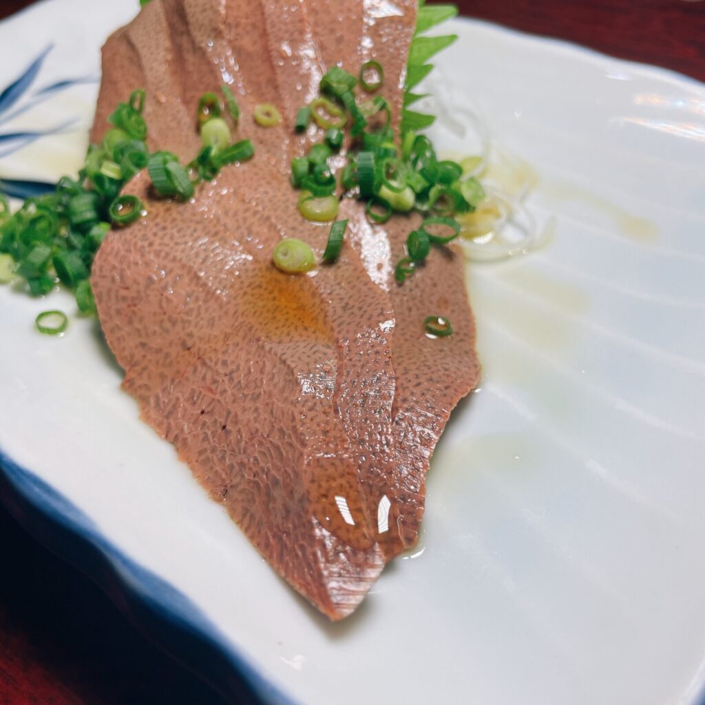 池袋「加賀屋」低温調理レバ刺し