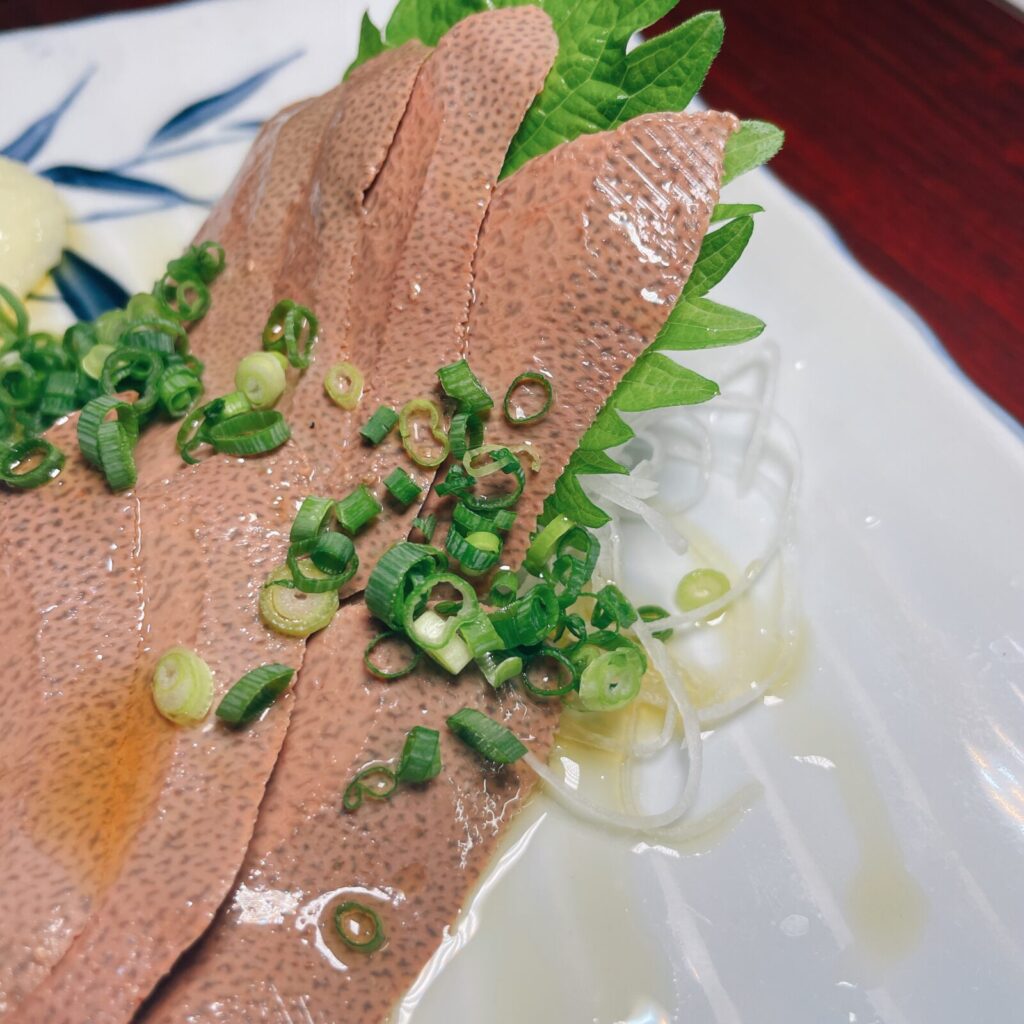 池袋「加賀屋」低温調理レバ刺し