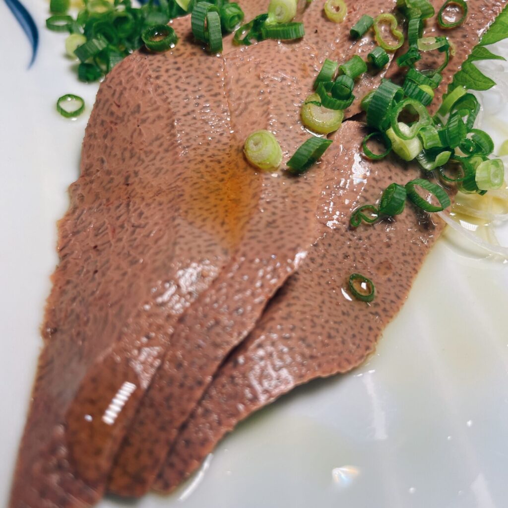 池袋「加賀屋」低温調理レバ刺し