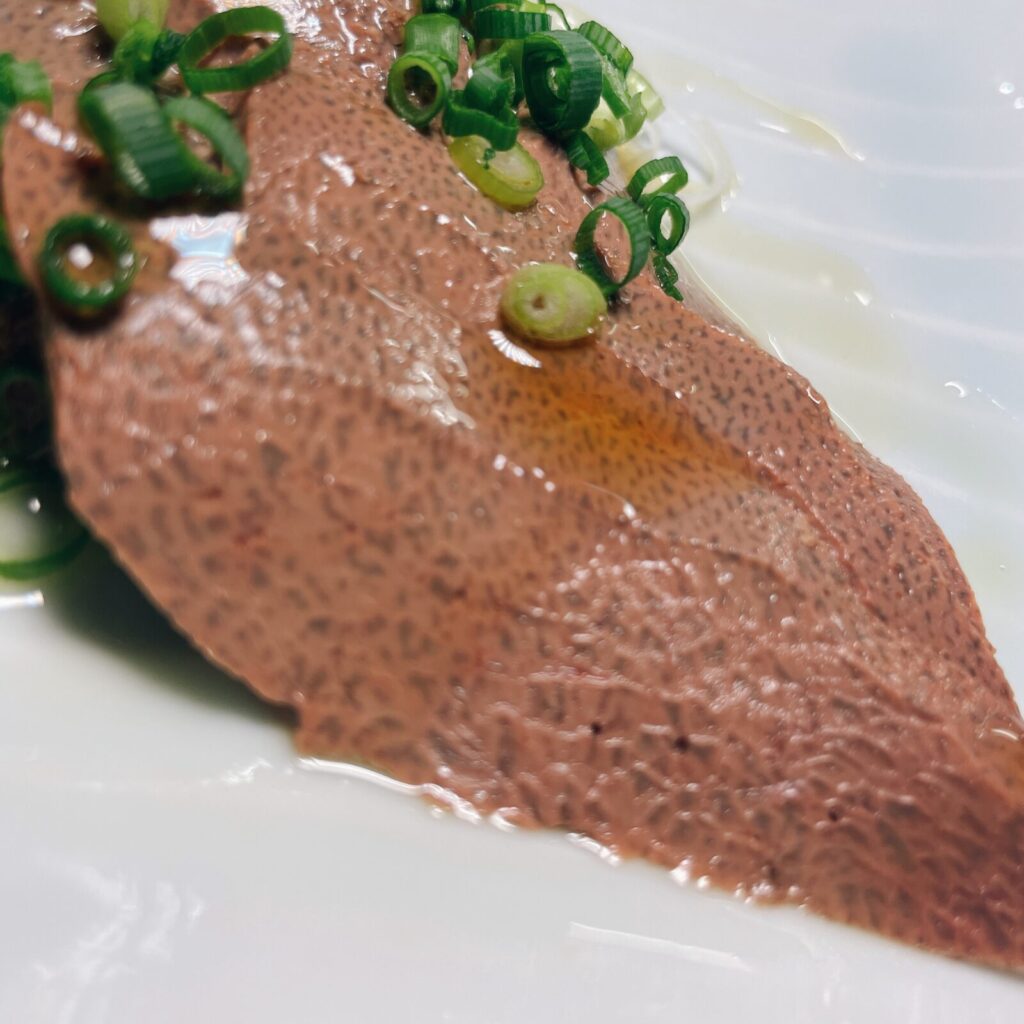 池袋「加賀屋」低温調理レバ刺し