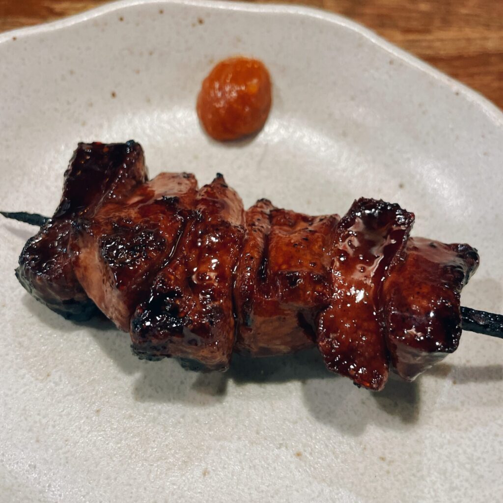 巣鴨「寿や」のもつ焼きレバー串