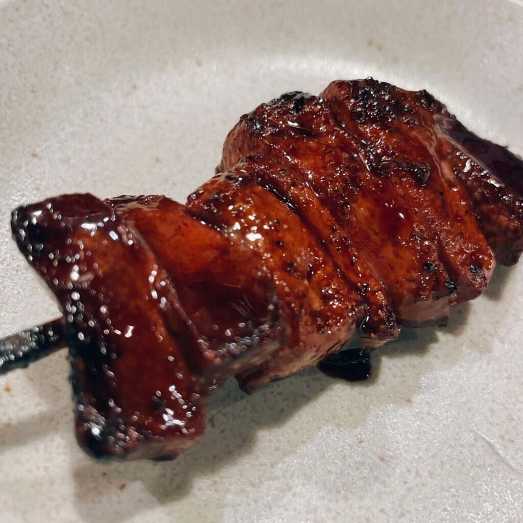巣鴨「寿や」のもつ焼きレバー串