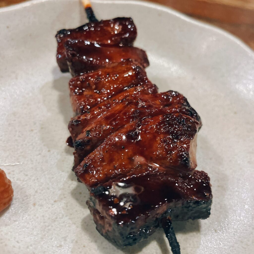 巣鴨「寿や」のもつ焼きレバー串