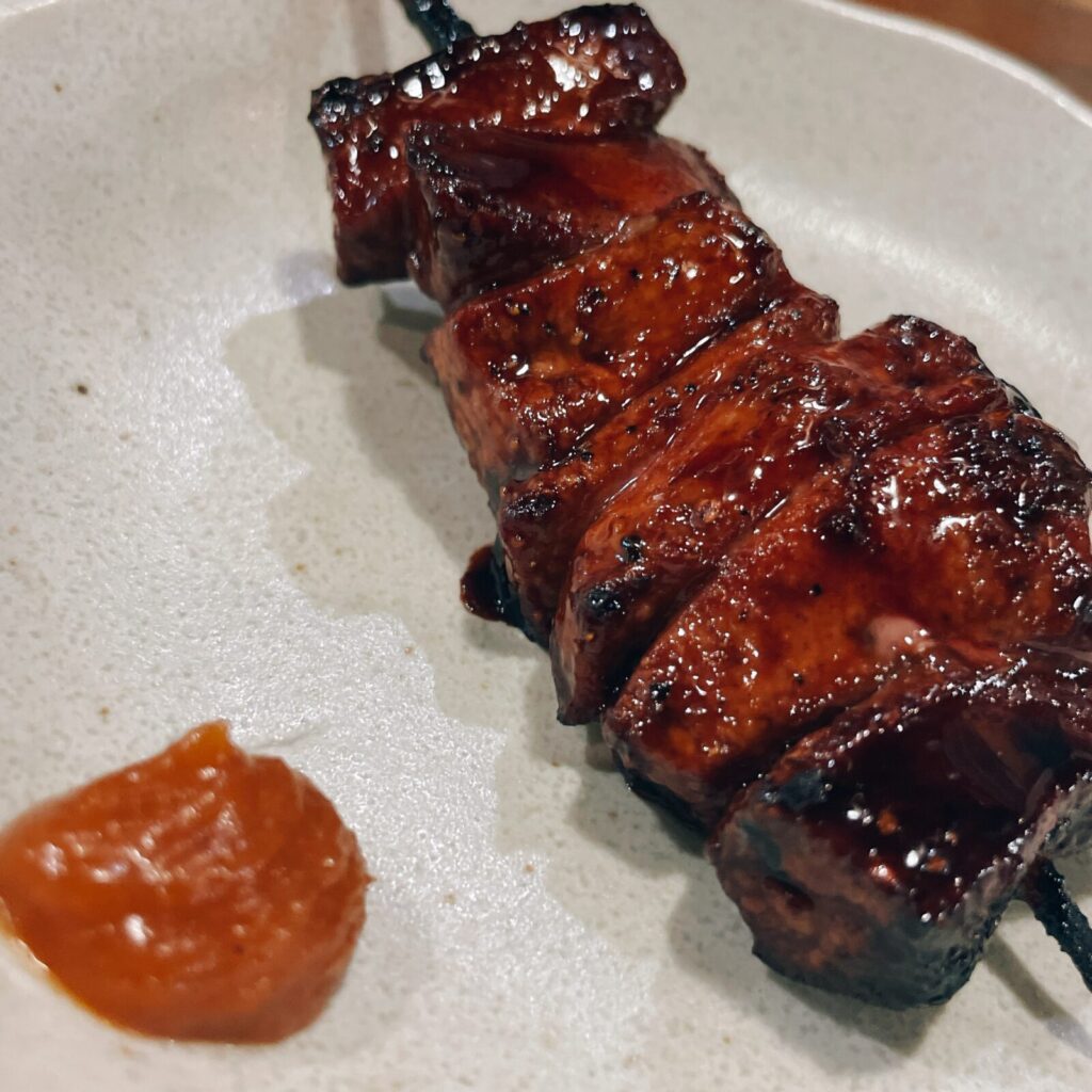 巣鴨「寿や」のもつ焼きレバー串