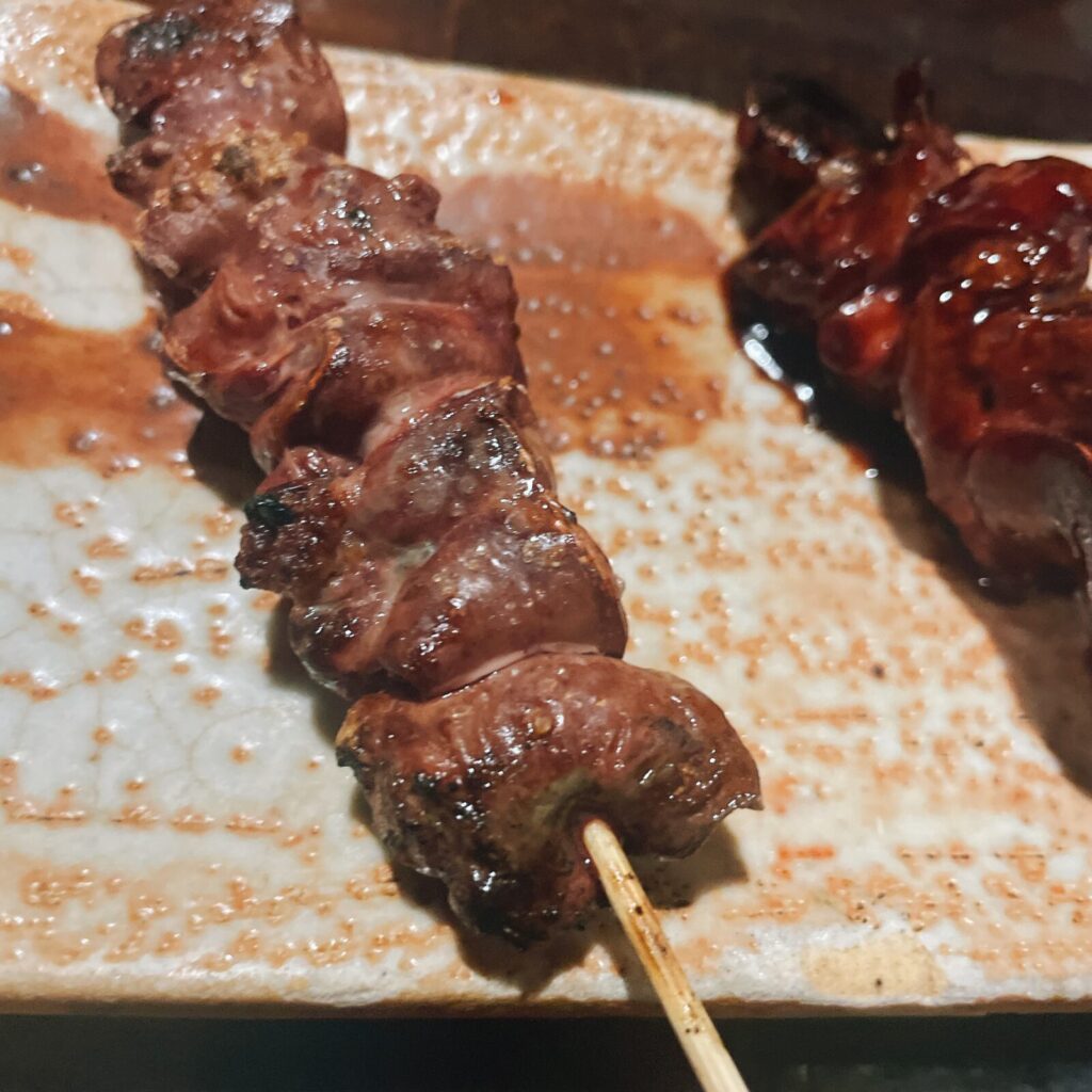 大泉学園「ごち魂」の炭火焼きとり2本盛りレバー