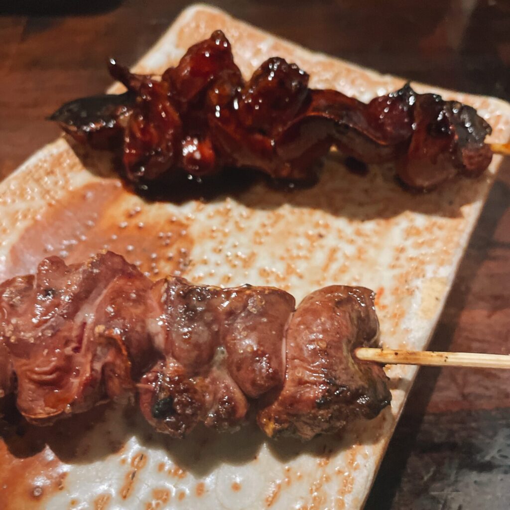 大泉学園「ごち魂」の炭火焼きとり2本盛りレバー