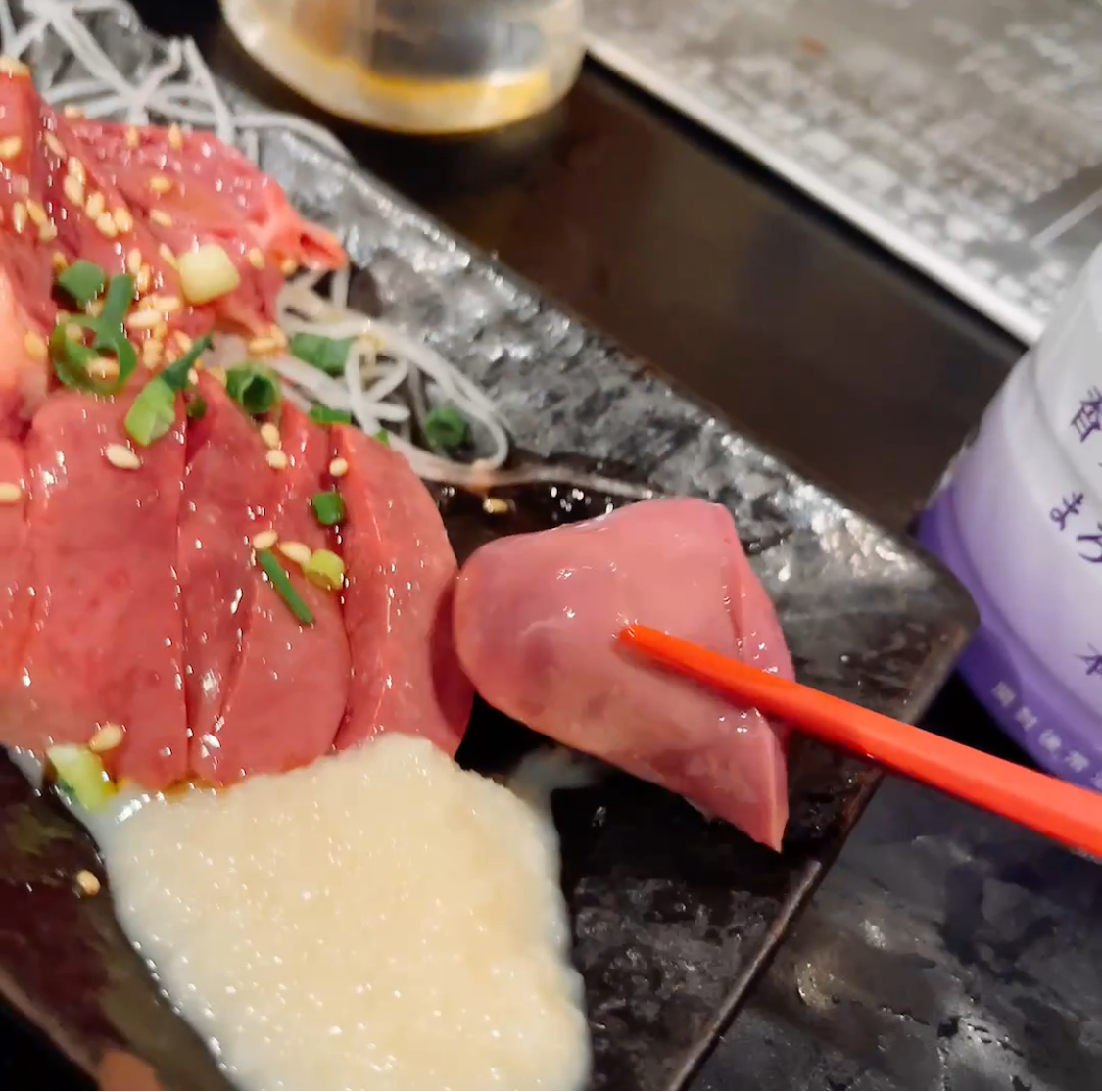 高田馬場「炎天下」白レバ刺