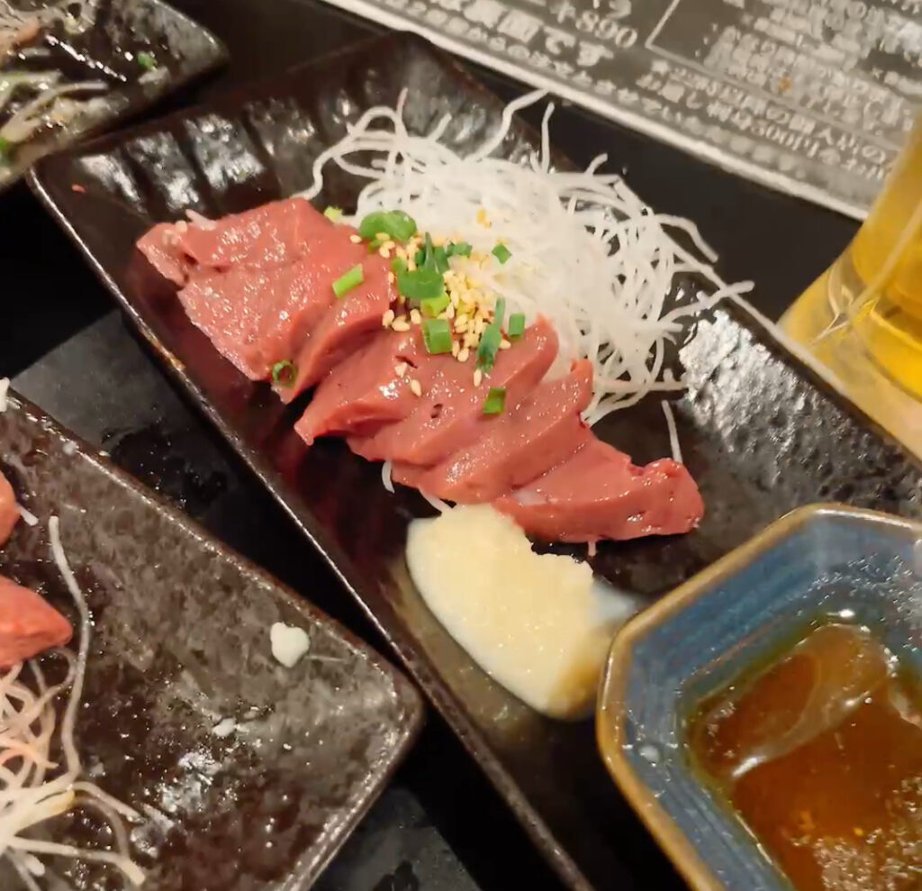 高田馬場「炎天下」肉刺和牛レバ