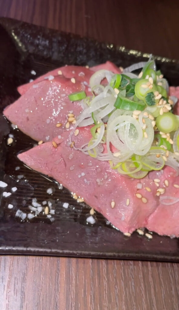 東京・大山「一献」レバ刺し(豚)