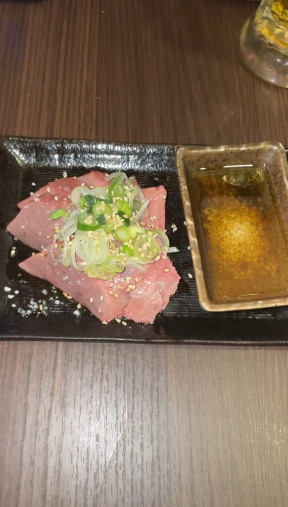 東京・大山「一献」レバ刺し(豚)