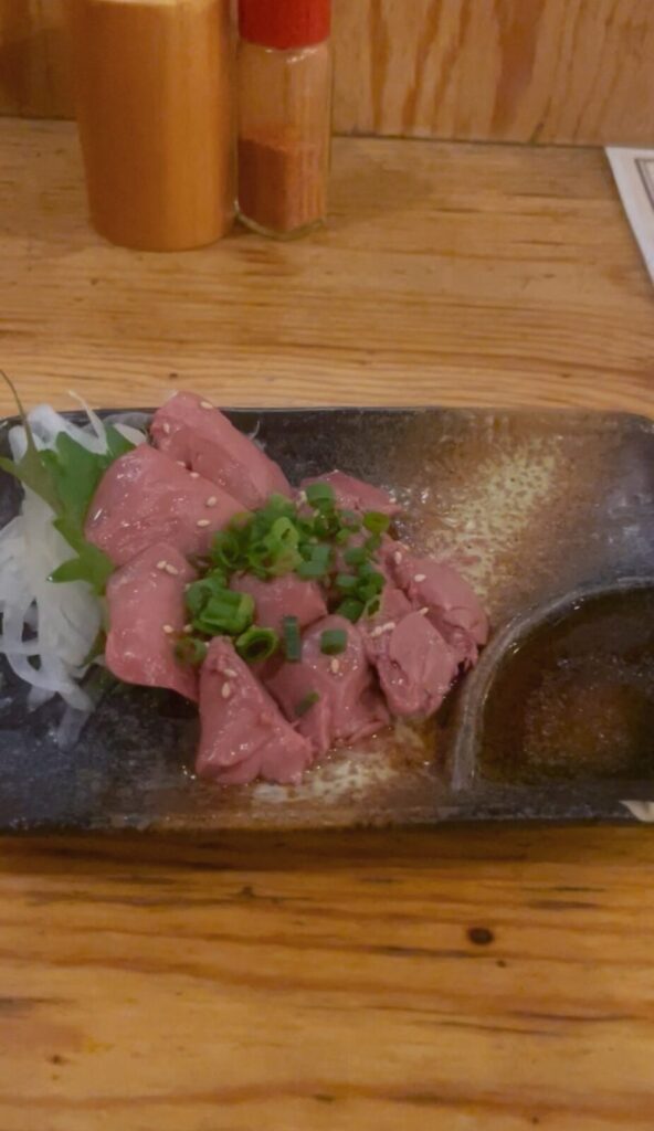東中野「鶏ジロー」鶏レバ刺し