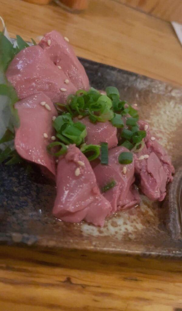 東中野「鶏ジロー」鶏レバ刺し