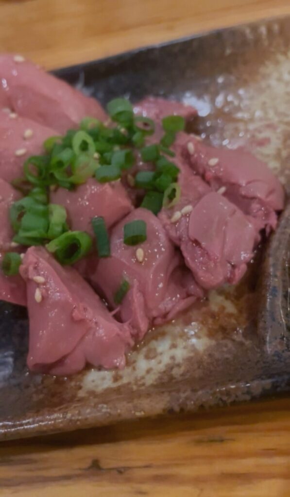 東中野「鶏ジロー」鶏レバ刺し