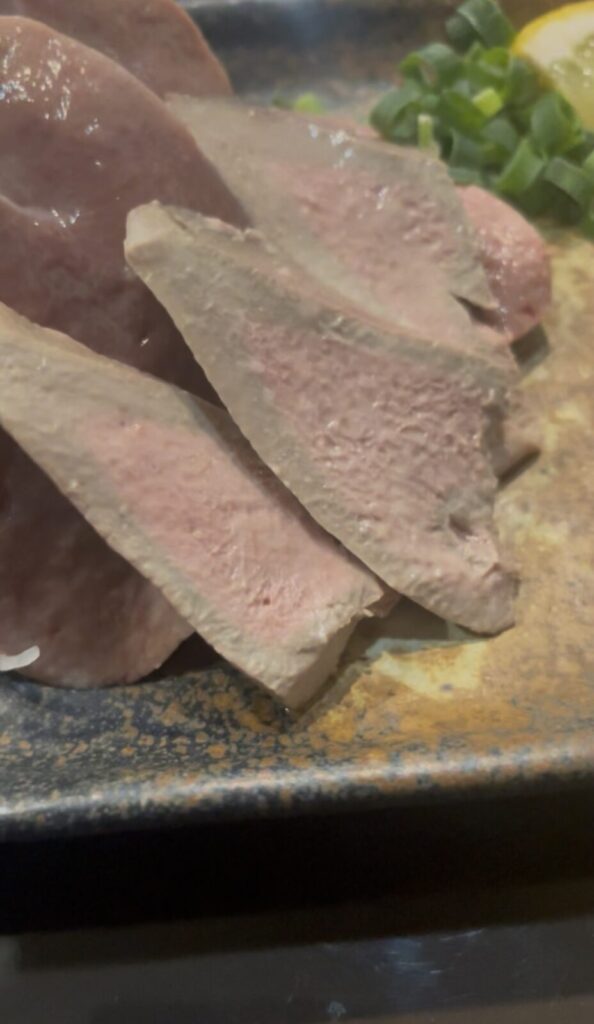 高田馬場「二十八萬石」豚レバ刺し