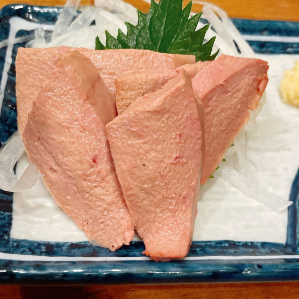 池袋「やきとん 木々家 池袋西口本店」低温調理モツ刺しレバ