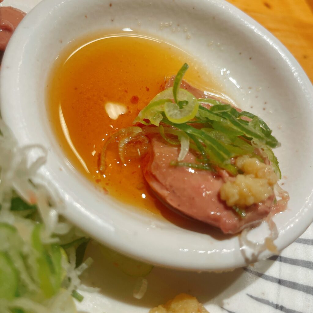 池袋「神田屋」鶏レバ刺し