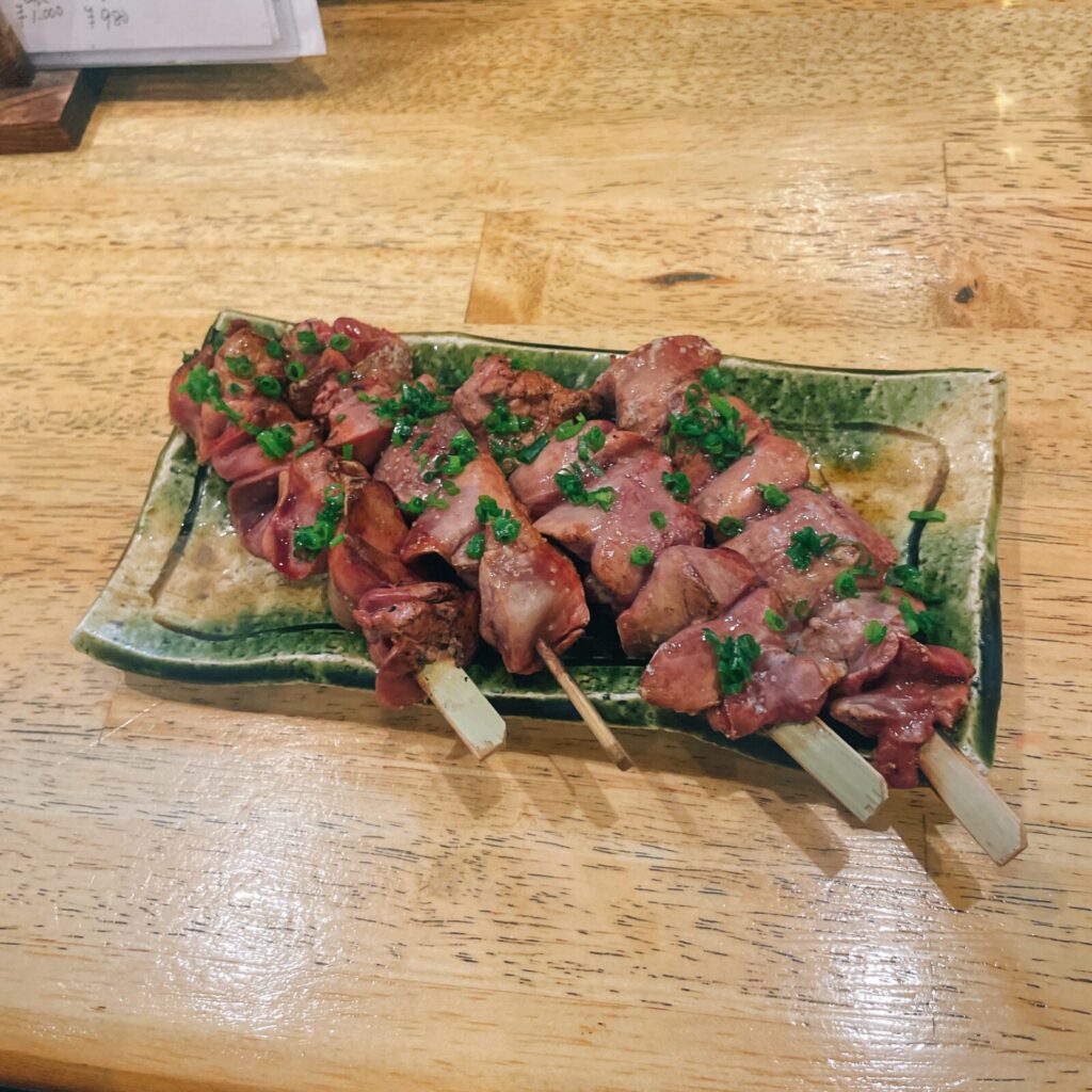 荻窪「とみ笑」鶏白レバー焼・親鶏の白レバー焼