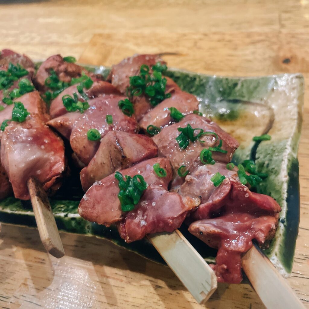 荻窪「とみ笑」鶏白レバー焼・親鶏の白レバー焼