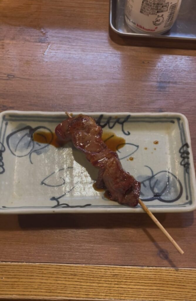 池袋「串八珍」やきとり鶏レバー
