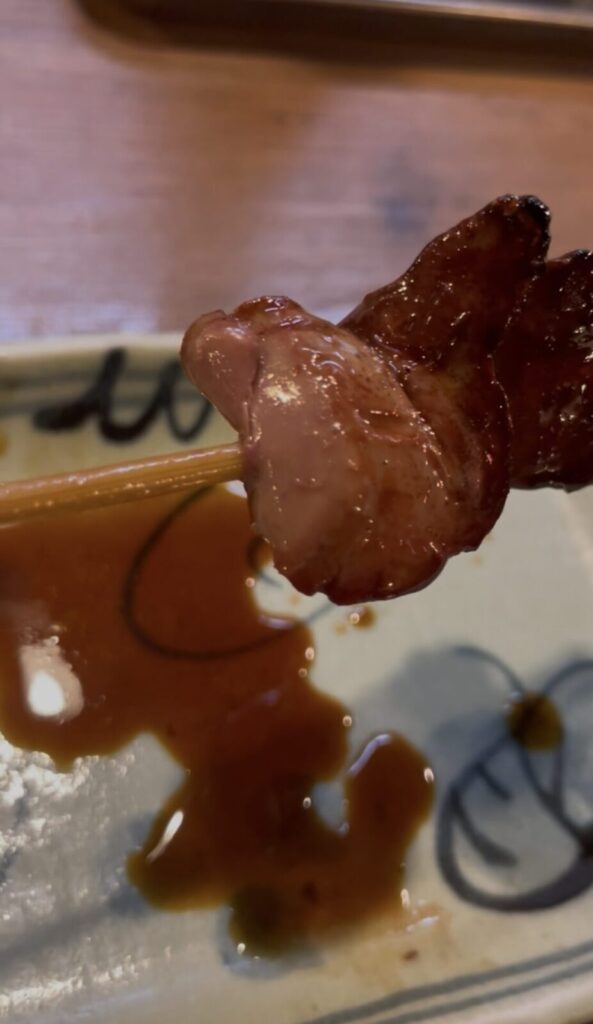 池袋「串八珍」やきとり鶏レバー