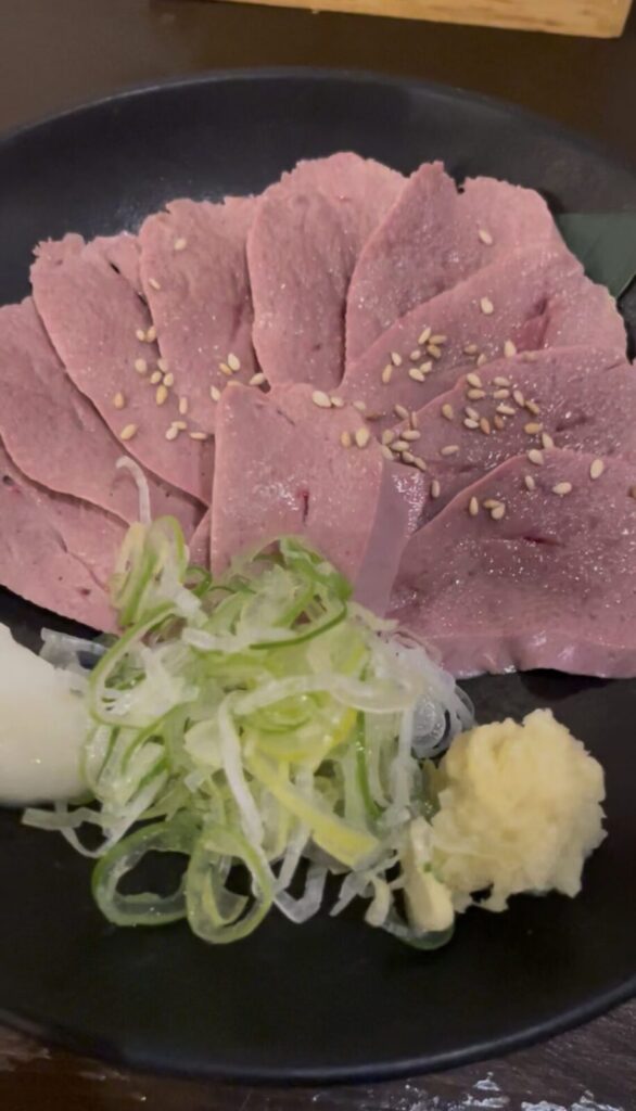 赤羽「魚友」レバー刺し[豚]