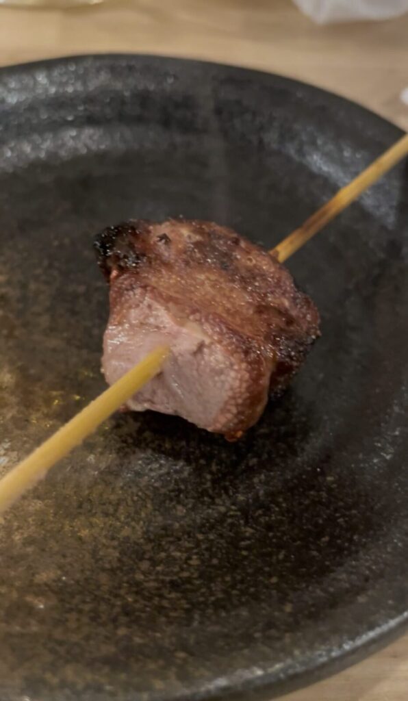 新宿「やきとんみつぼ」豚レバー串