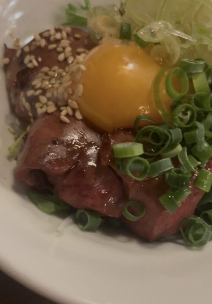 池袋「どんどこ」菜彩鶏の月見レバー