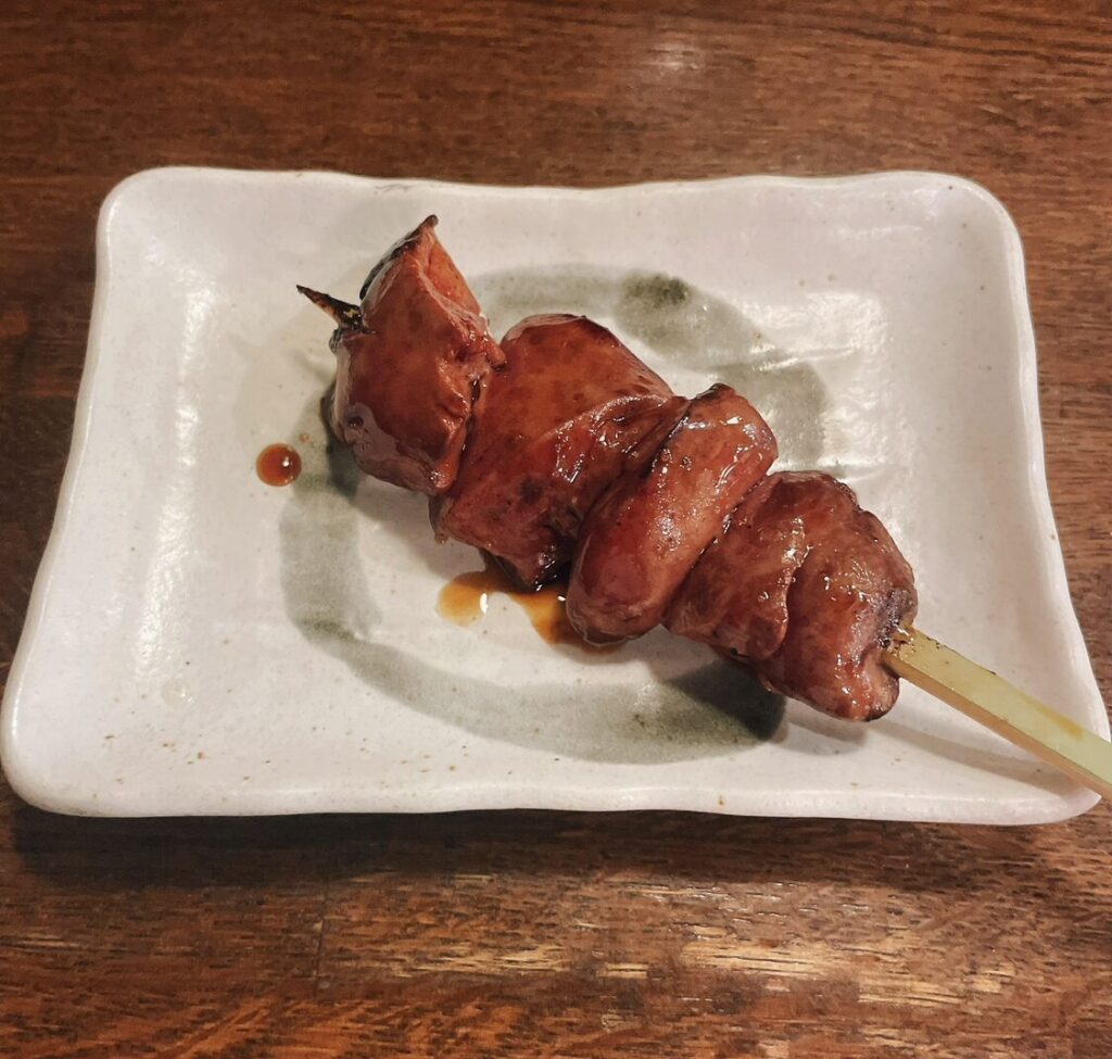 池袋「どんどこ」の串焼きレバー