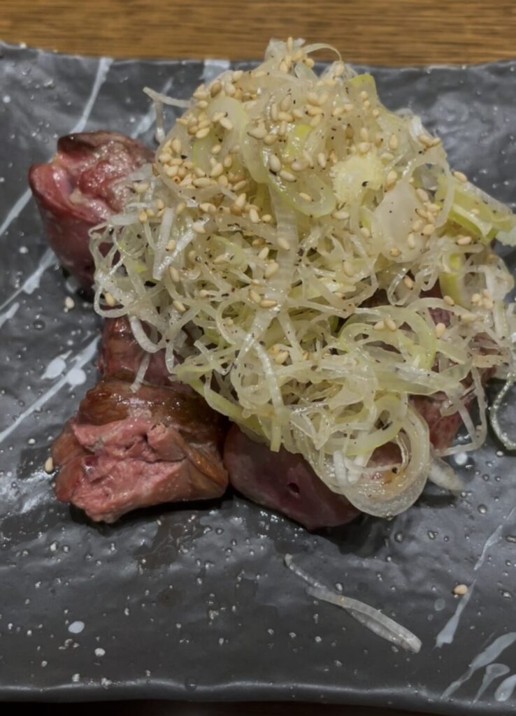 高田馬場「からげんき」炙りレバーネギ塩和え