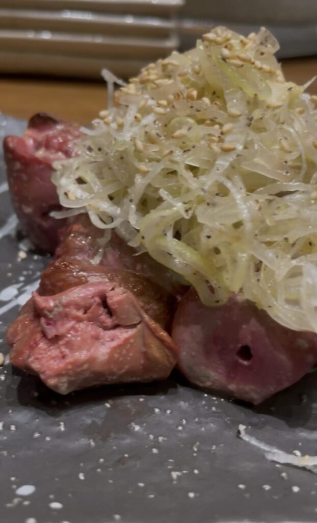 高田馬場「からげんき」炙りレバーネギ塩和え