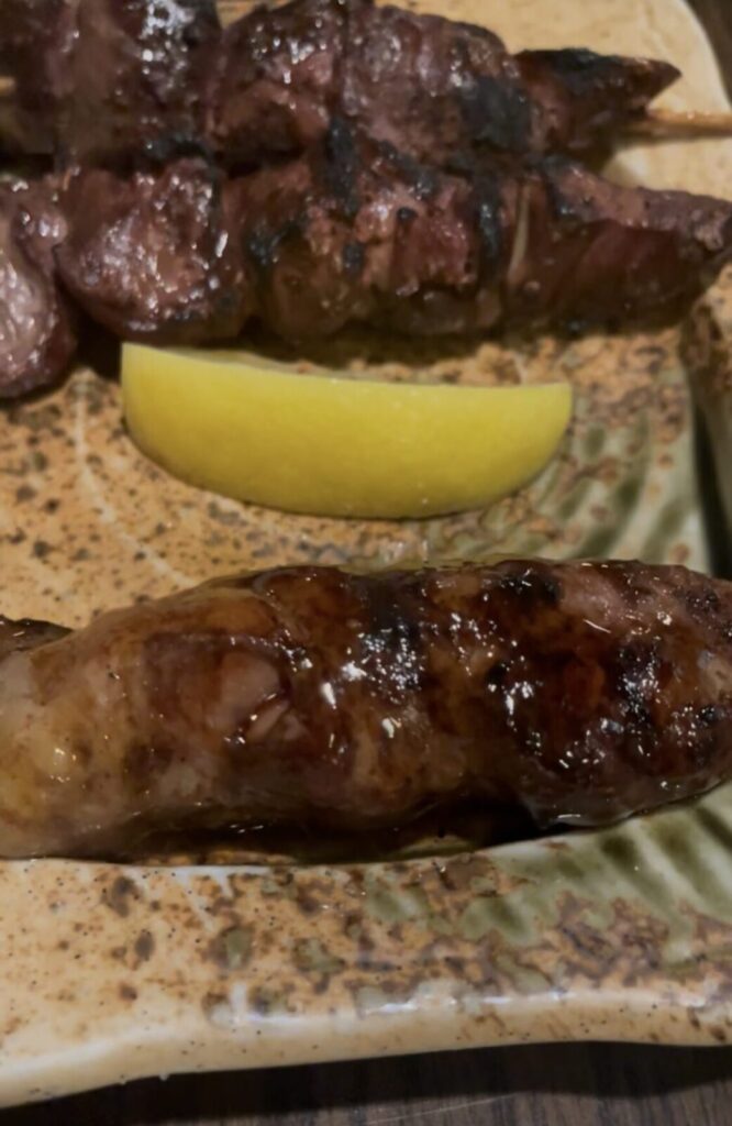 神田「居酒屋のむず」レバーあみ脂