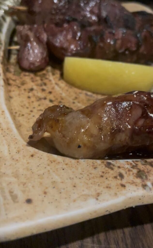 神田「居酒屋のむず」レバーあみ脂