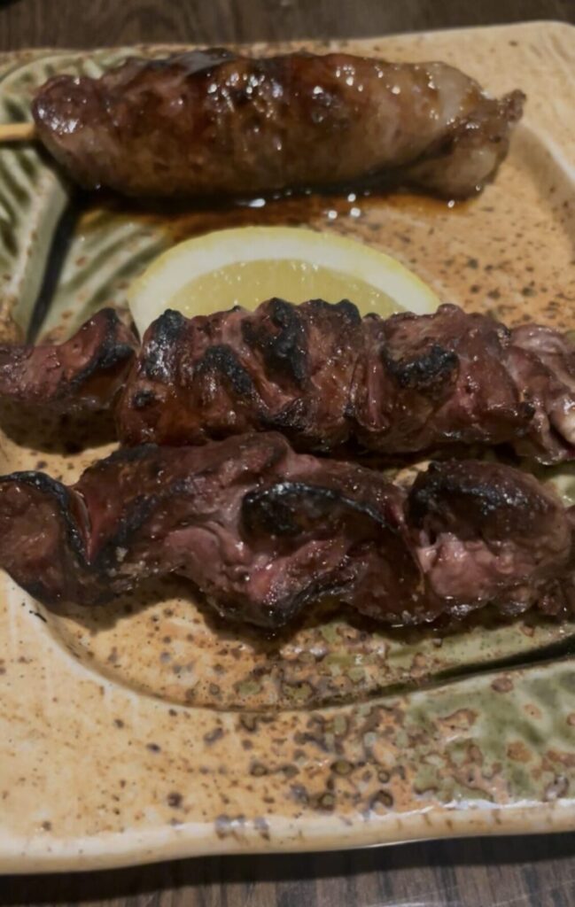 神田「居酒屋のむず」鶏レバー