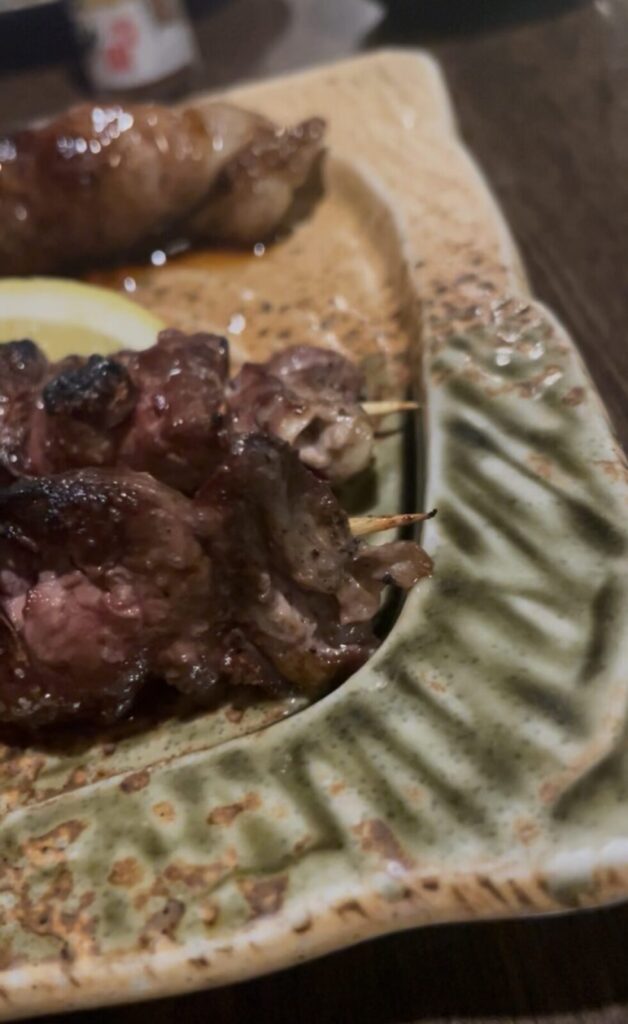 神田「居酒屋のむず」鶏レバー