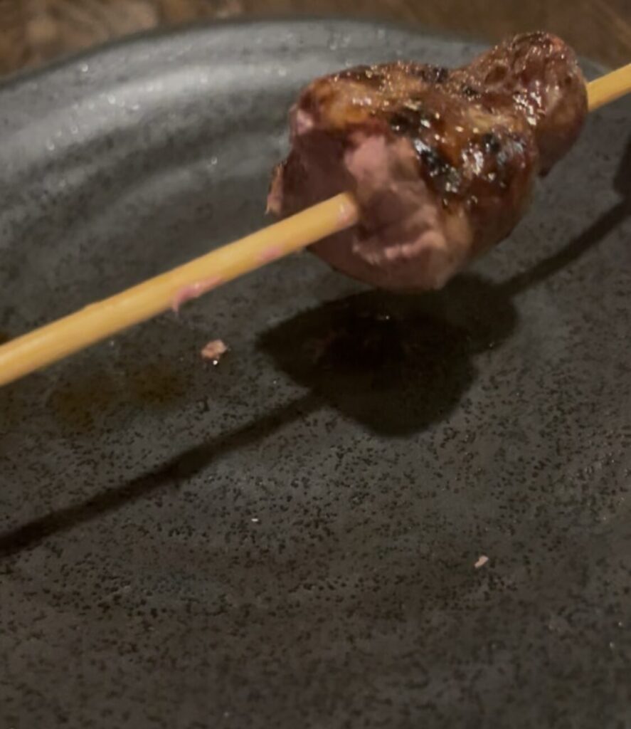 神田「居酒屋のむず」レバーあみ脂