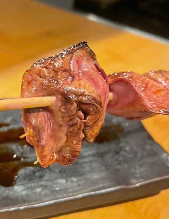 「ともず」の焼き鳥 白レバー