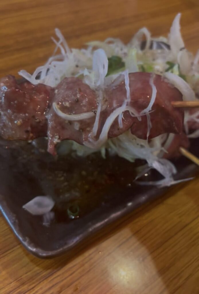 上野「野焼」上レバーの葱まみれ三本入り